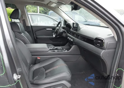 2023 Honda Pilot 2Wd Touring z USA, uszkodzony, nr VIN 5FNYG2H75PB000728